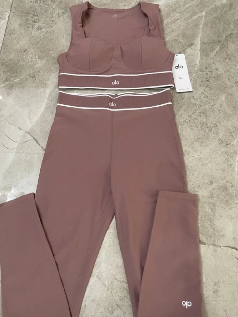 ALO Yoga Mauve Sports Bra and High-Waist Legging Set with White Trim